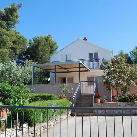 Apartment Lili- One Bedroom With Terrace St Splitska